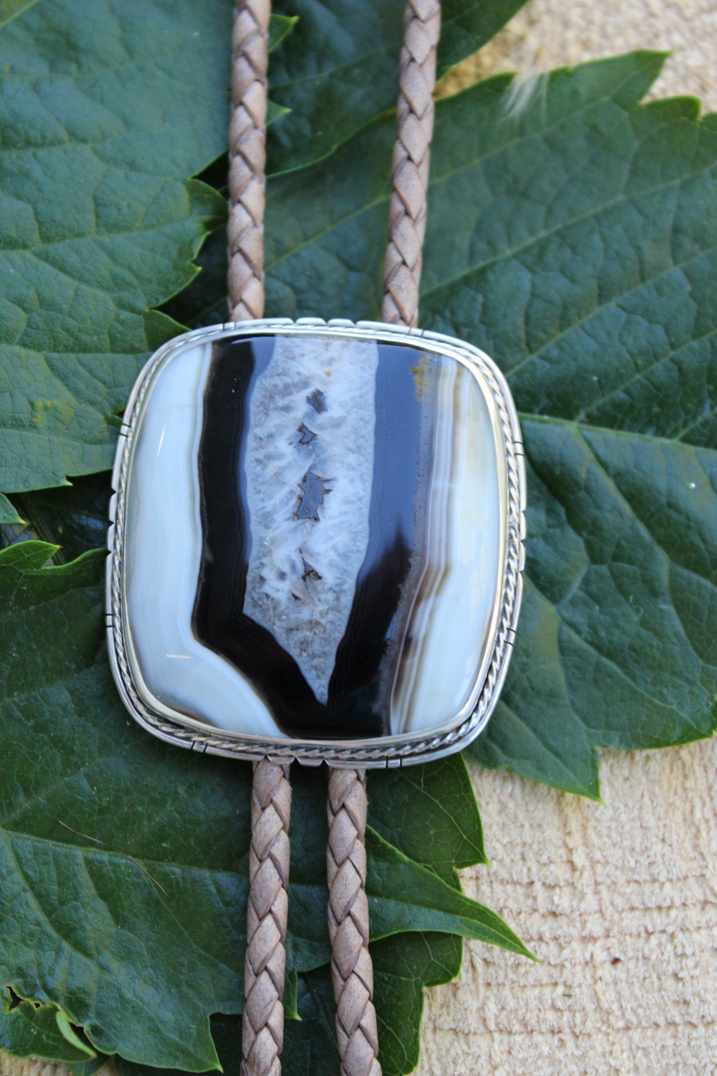Tuxedo Agate Bolo Tie with Onyx Tips